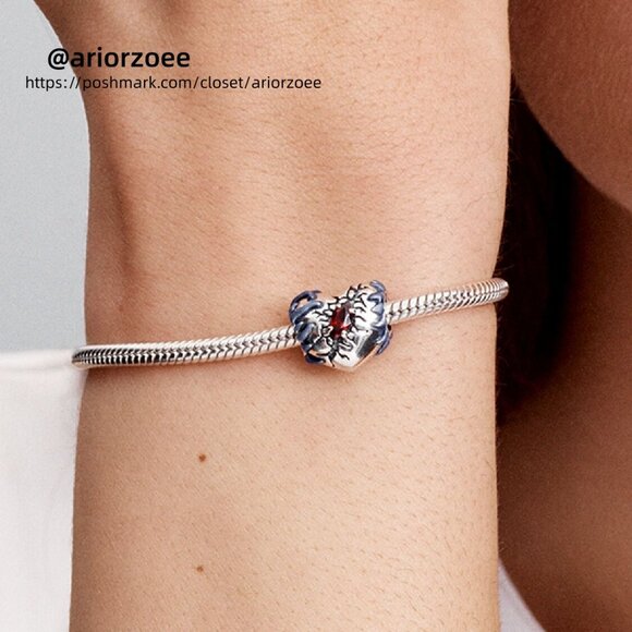 Pandora Stranger Things Glow-in-the-dark Heart Charm - Picture 5 of 6